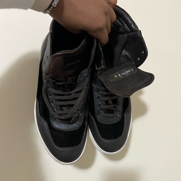 Ferragamo Shoes!! Elevate your Italian elegance. These shoes are a must have - Picture 1 of 6